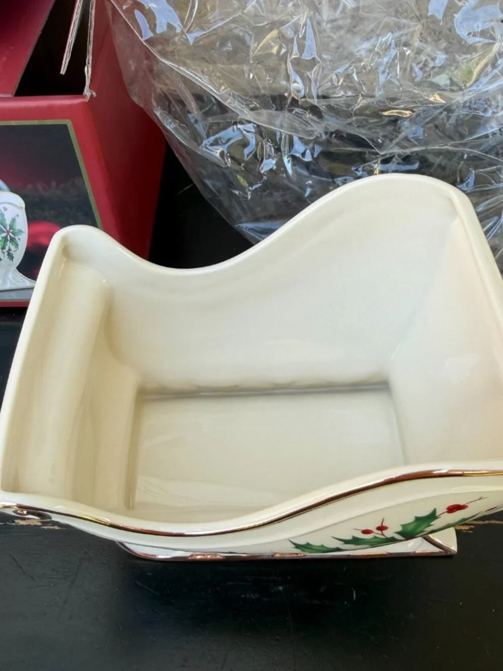 NIB VINTAGE LENOX HOLIDAY ARCHIVE SLEIGH DISH W/ HOLLY BERRIES 5.7